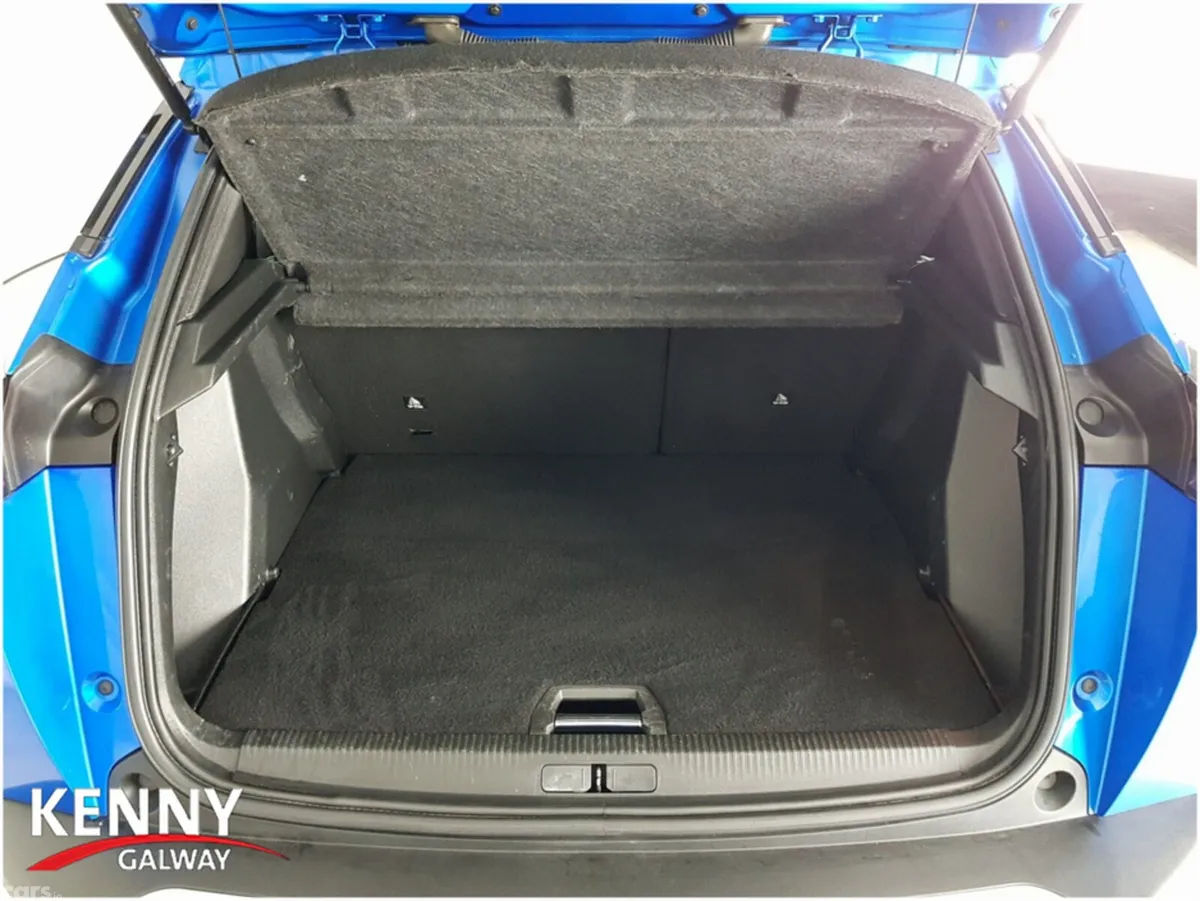 Peugeot 2008 MPV, Petrol, 2022, Blue