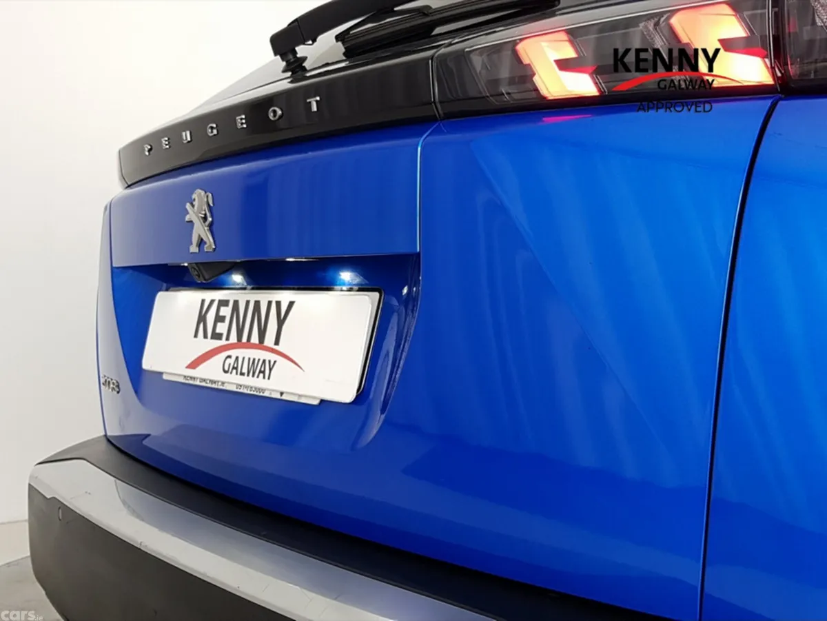 Peugeot 2008 MPV, Petrol, 2022, Blue