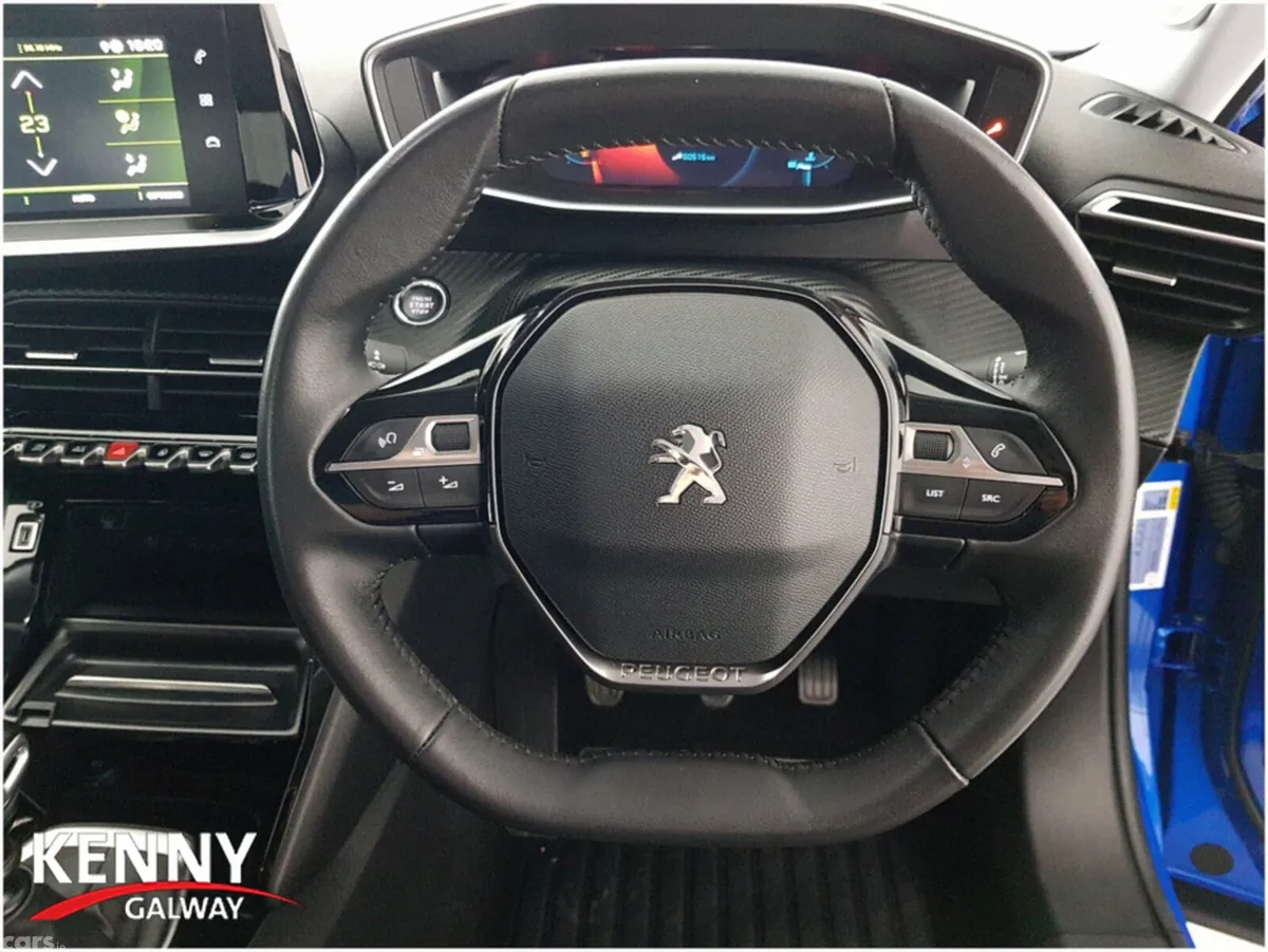 Peugeot 2008 MPV, Petrol, 2022, Blue