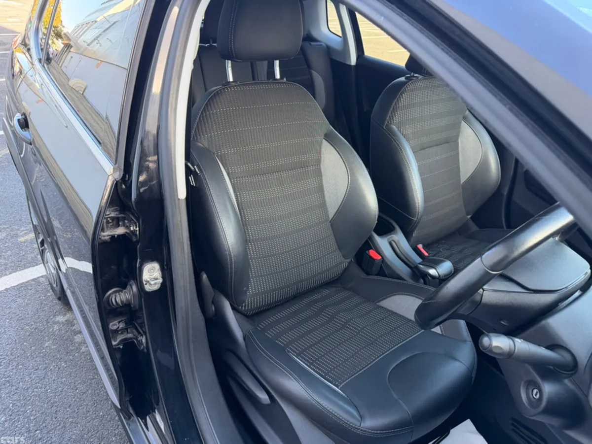 Peugeot 2008 Hatchback, Petrol, 2018, Black