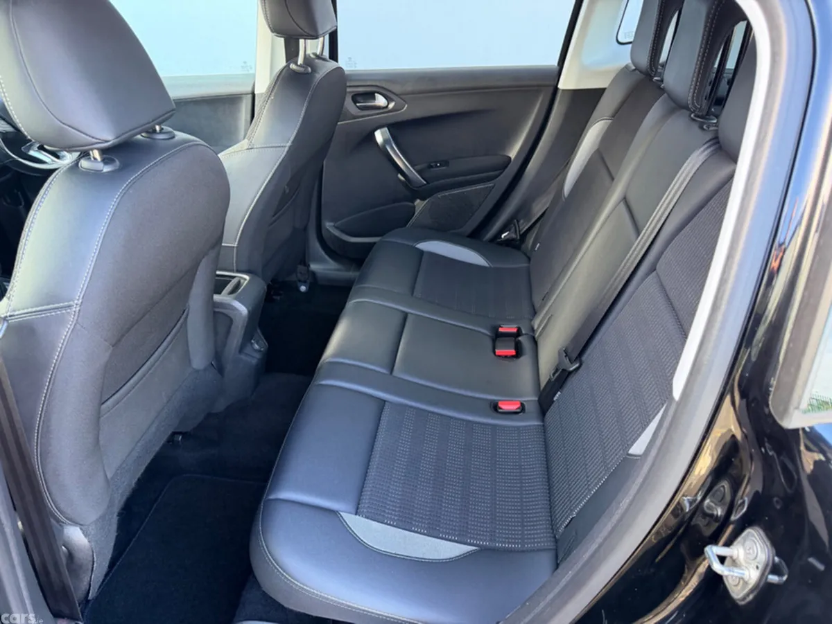 Peugeot 2008 Hatchback, Petrol, 2018, Black