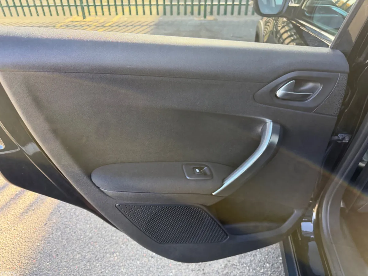 Peugeot 2008 Hatchback, Petrol, 2018, Black