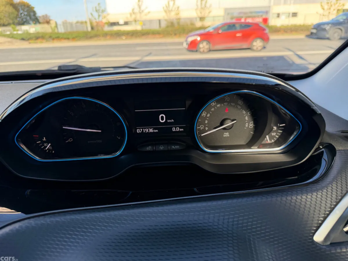 Peugeot 2008 Hatchback, Petrol, 2018, Black