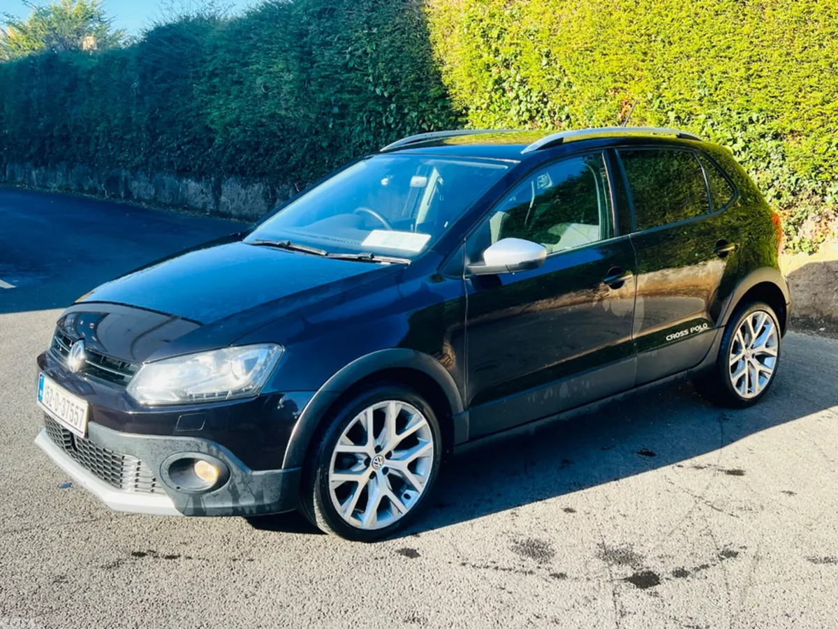 Volkswagen Polo Hatchback, Petrol, 2015, Black