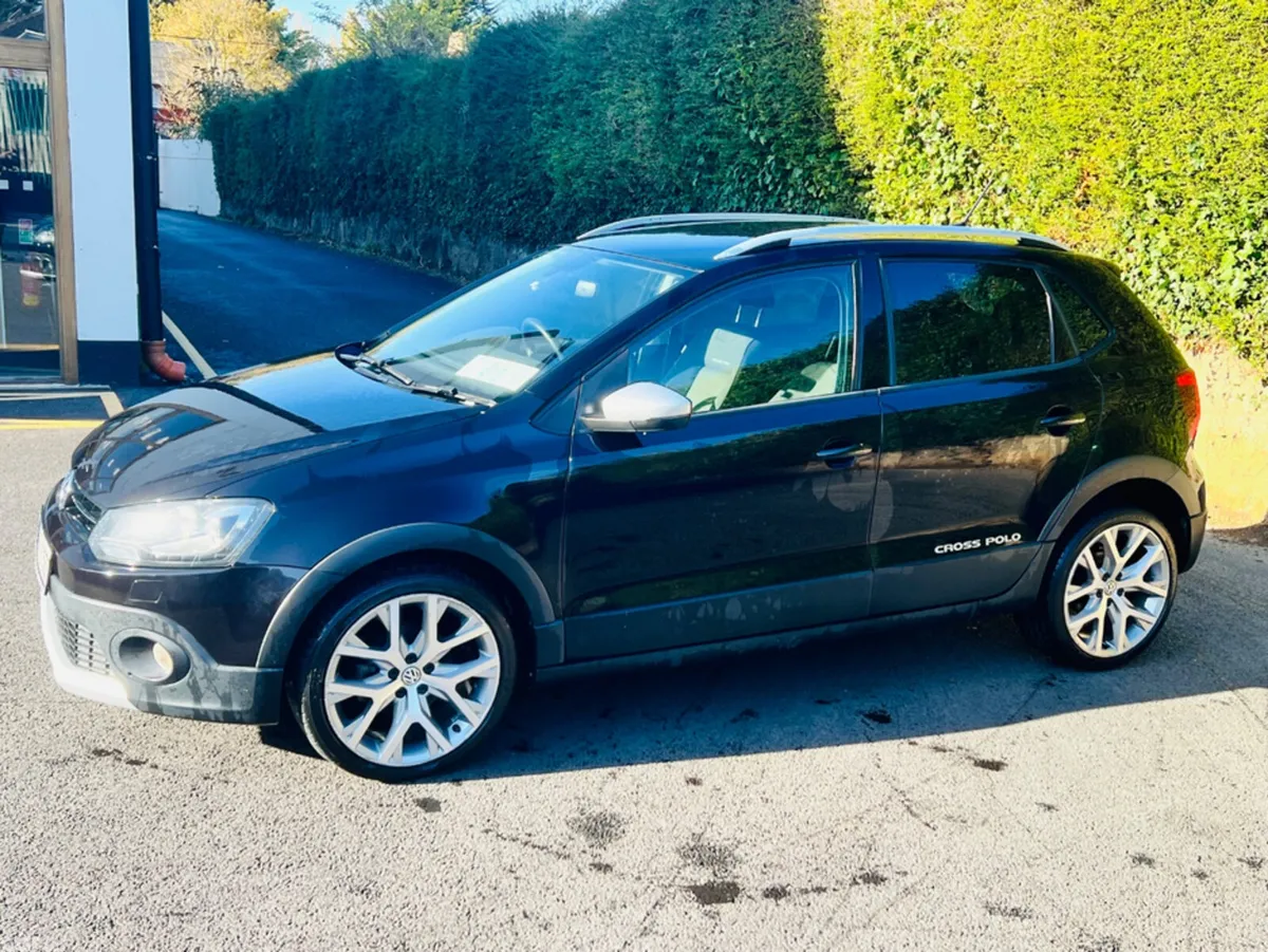 Volkswagen Polo Hatchback, Petrol, 2015, Black