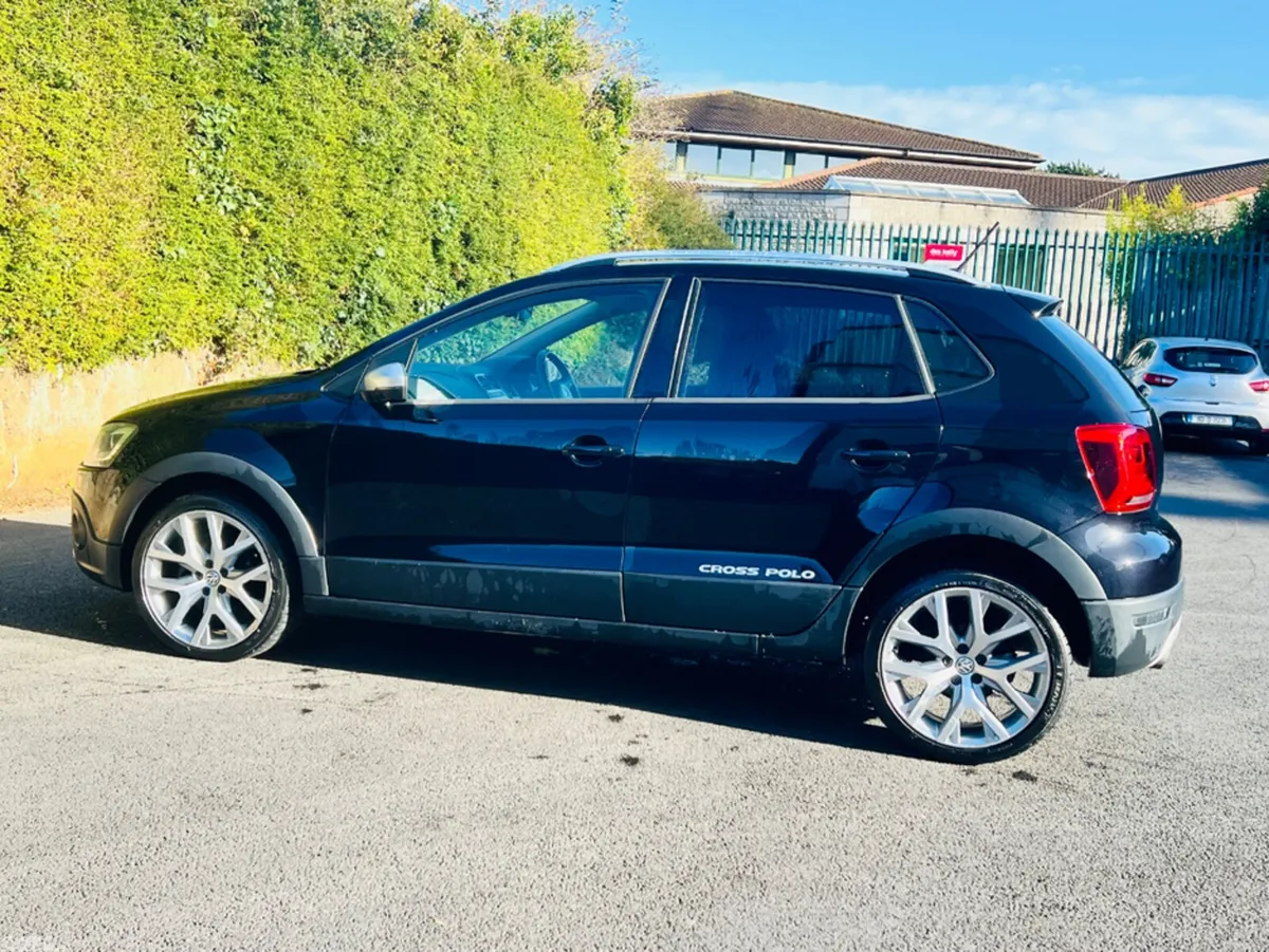 Volkswagen Polo Hatchback, Petrol, 2015, Black