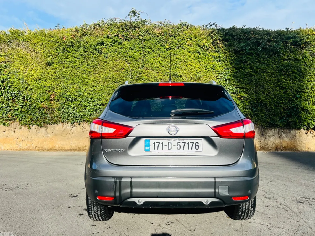 Nissan Qashqai MPV, Petrol, 2017, Grey