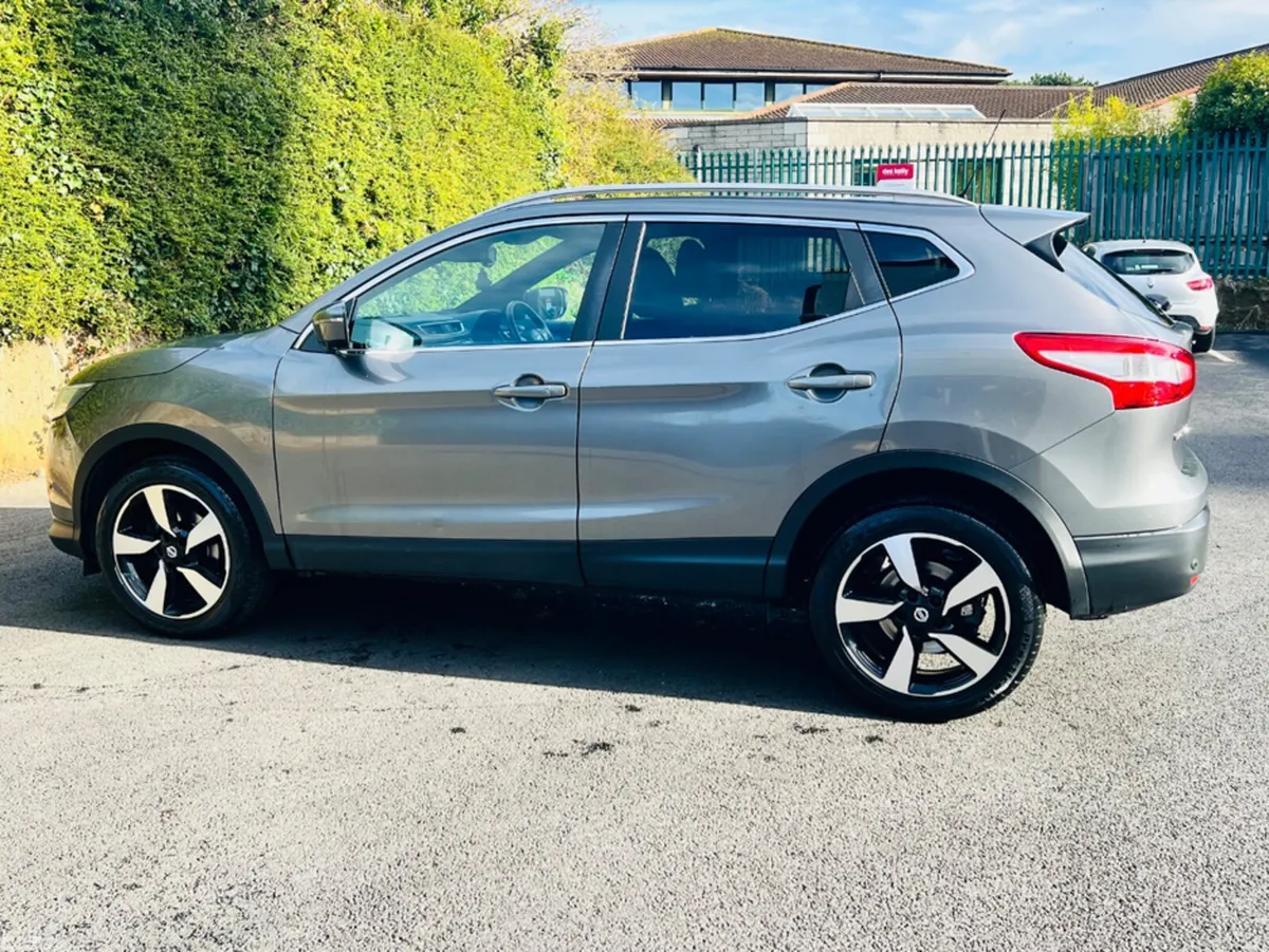 Nissan Qashqai MPV, Petrol, 2017, Grey