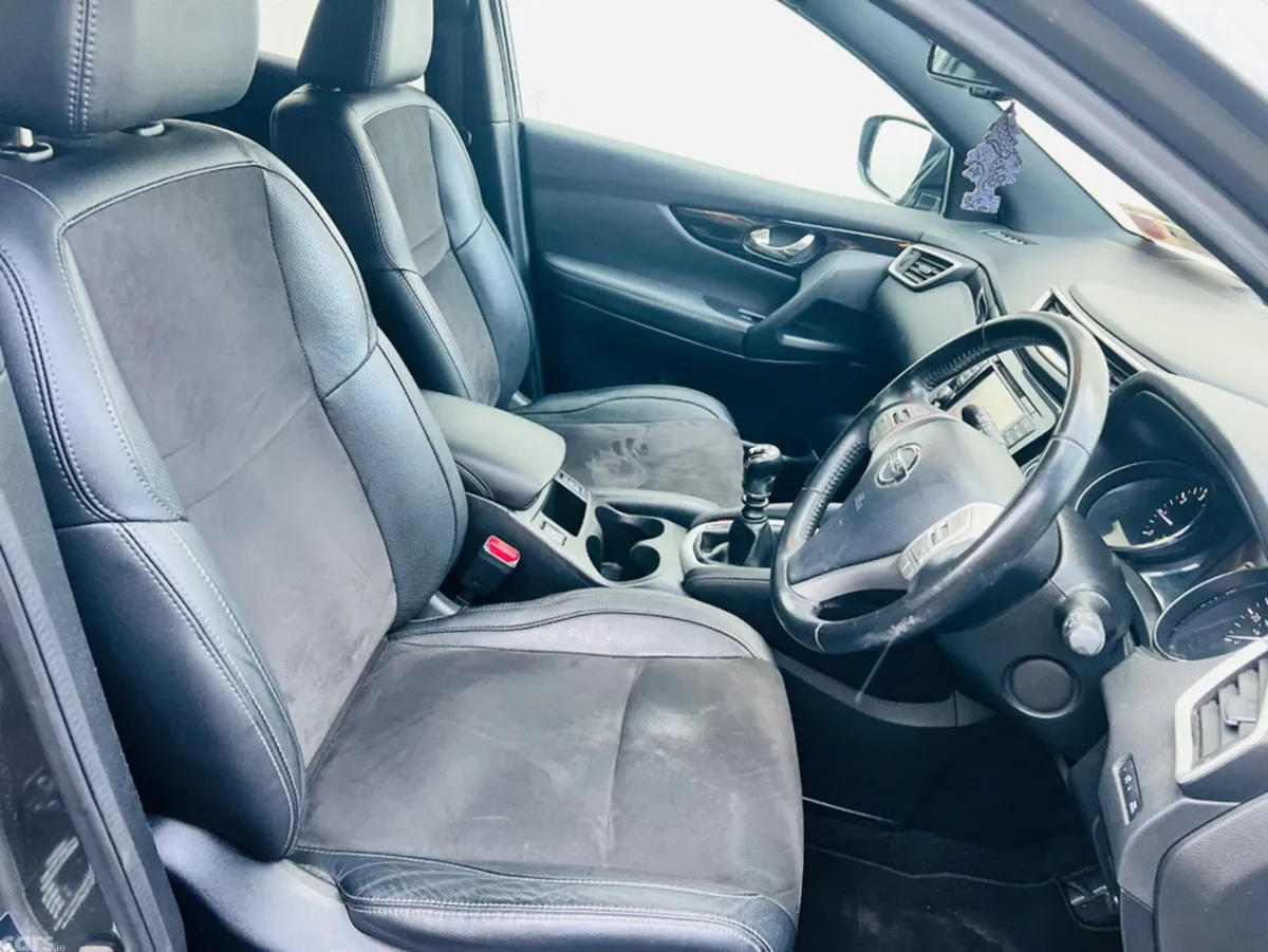 Nissan Qashqai MPV, Petrol, 2017, Grey