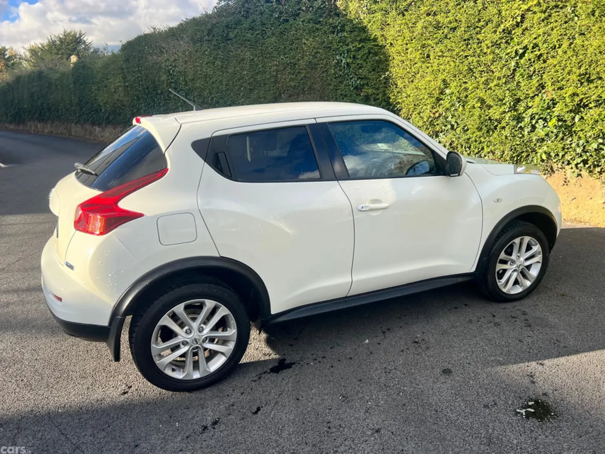 Nissan Juke Hatchback, Diesel, 2011, White