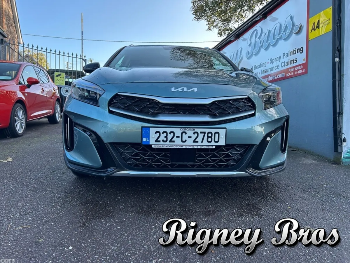 Kia XCeed Hatchback, Petrol Plug-in Hybrid, 2023, Grey