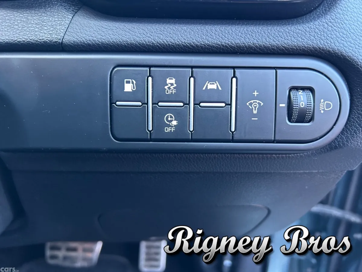 Kia XCeed Hatchback, Petrol Plug-in Hybrid, 2023, Grey