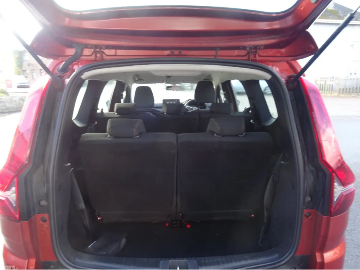 Dacia Jogger MPV, Petrol, 2024, Brown