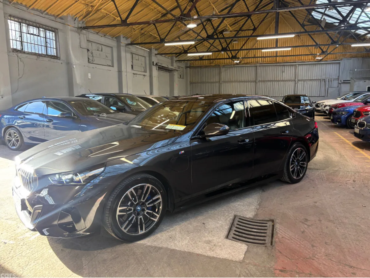 BMW 5-Series Saloon, Petrol Plug-in Hybrid, 2025, Grey