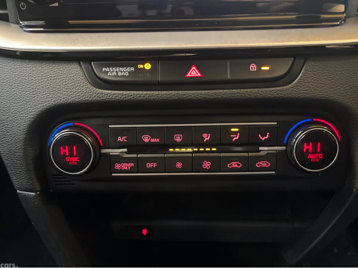 Kia XCeed Hatchback, Petrol Plug-in Hybrid, 2023, Black