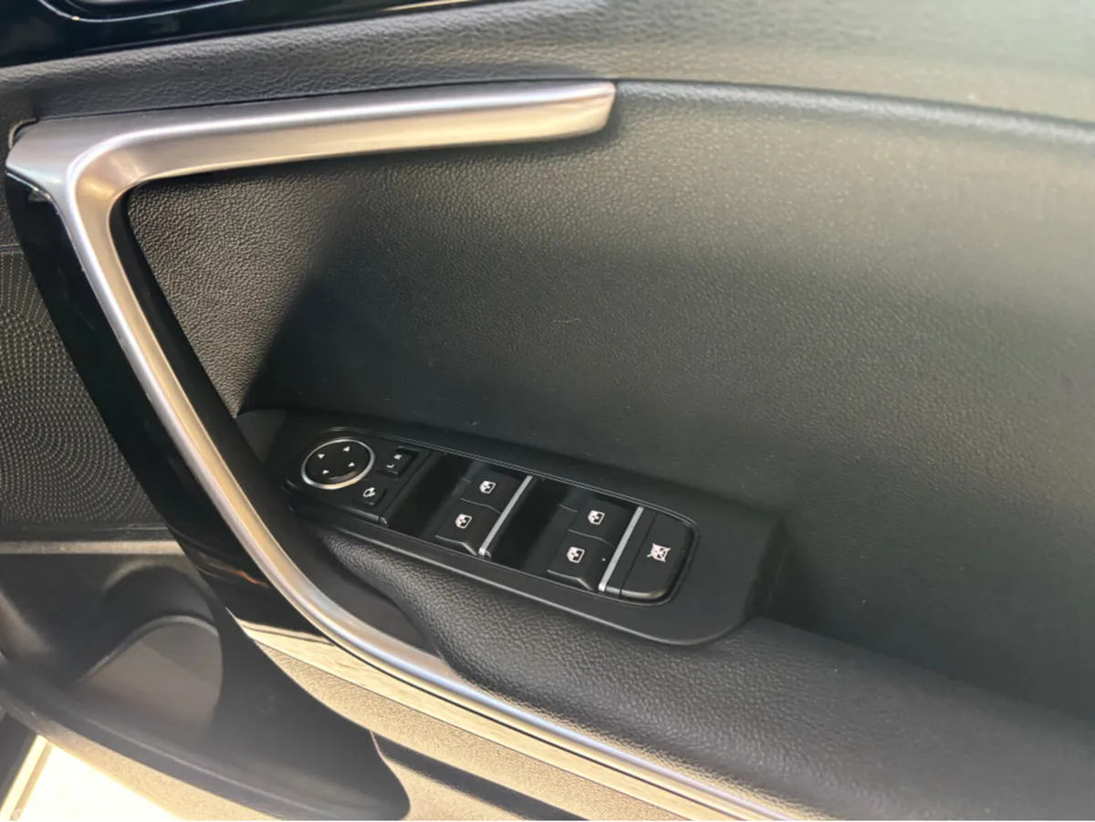 Kia XCeed Hatchback, Petrol Plug-in Hybrid, 2023, Black