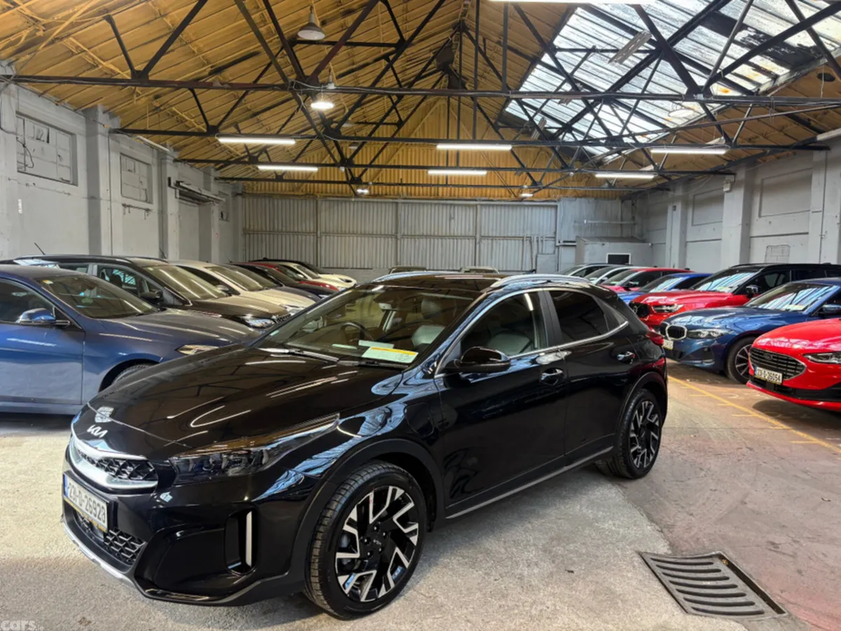 Kia XCeed Hatchback, Petrol Plug-in Hybrid, 2023, Black