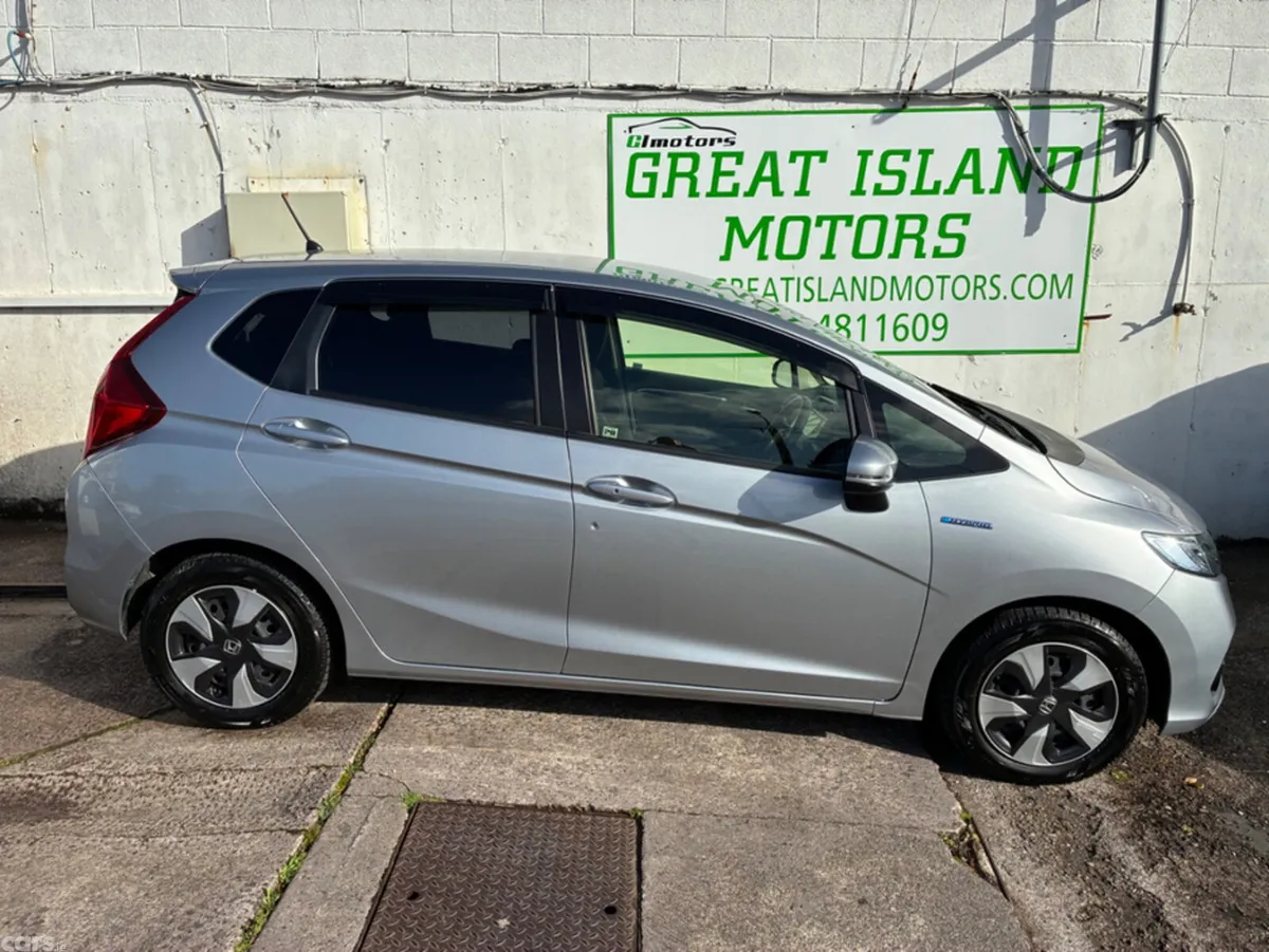 Honda Fit Hatchback, Petrol Hybrid, 2017, Silver