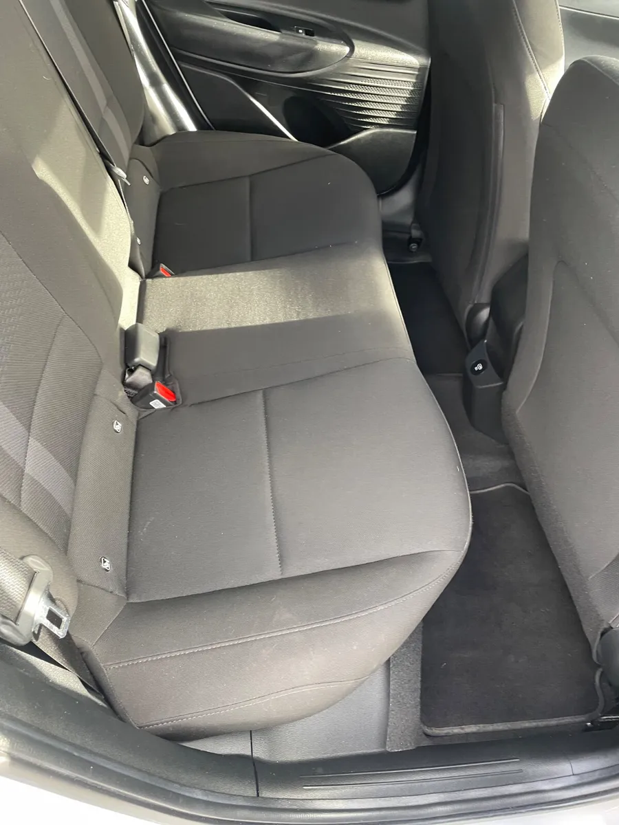 Hyundai i20 Hatchback, Petrol, 2024, Grey