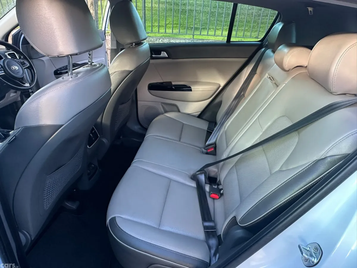 Kia Sportage MPV, Diesel, 2018, White