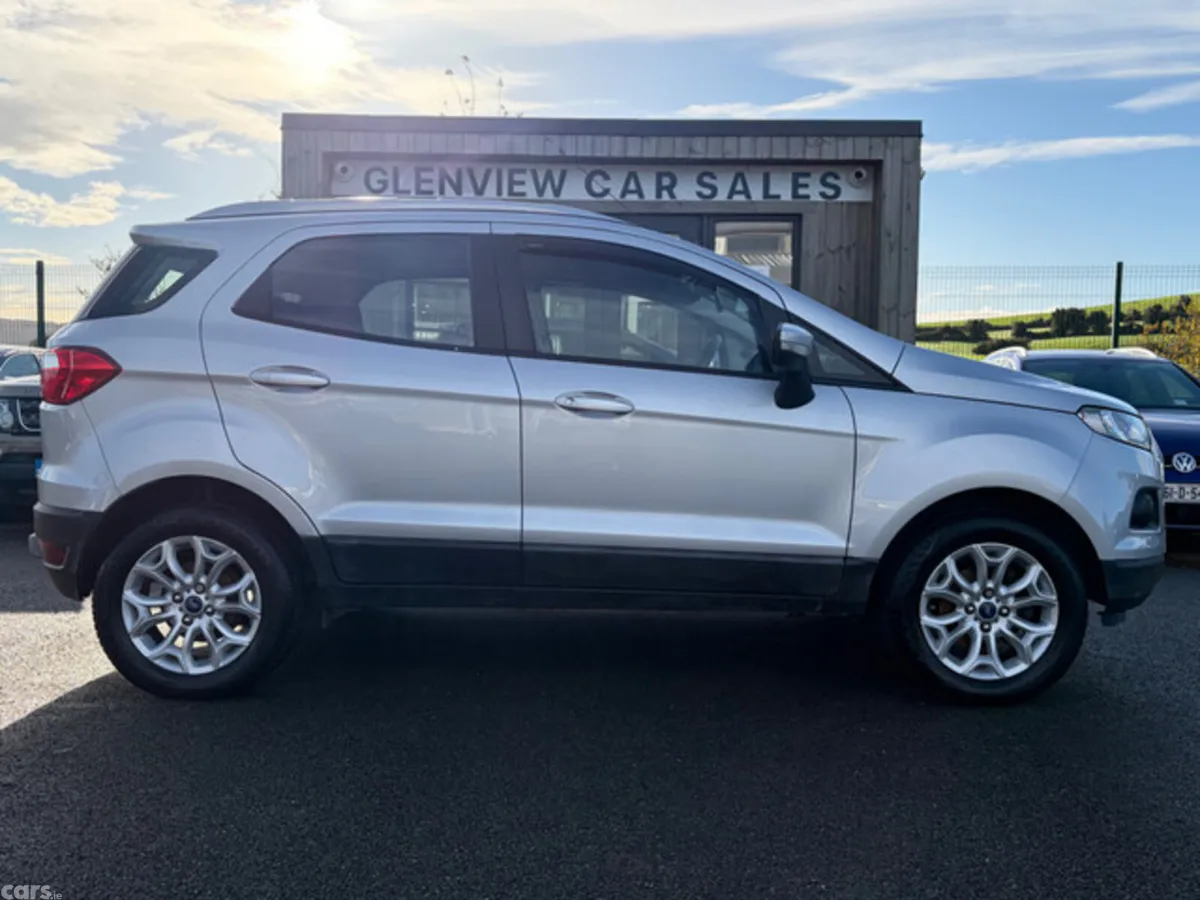 Ford EcoSport Hatchback, Petrol, 2016, Silver