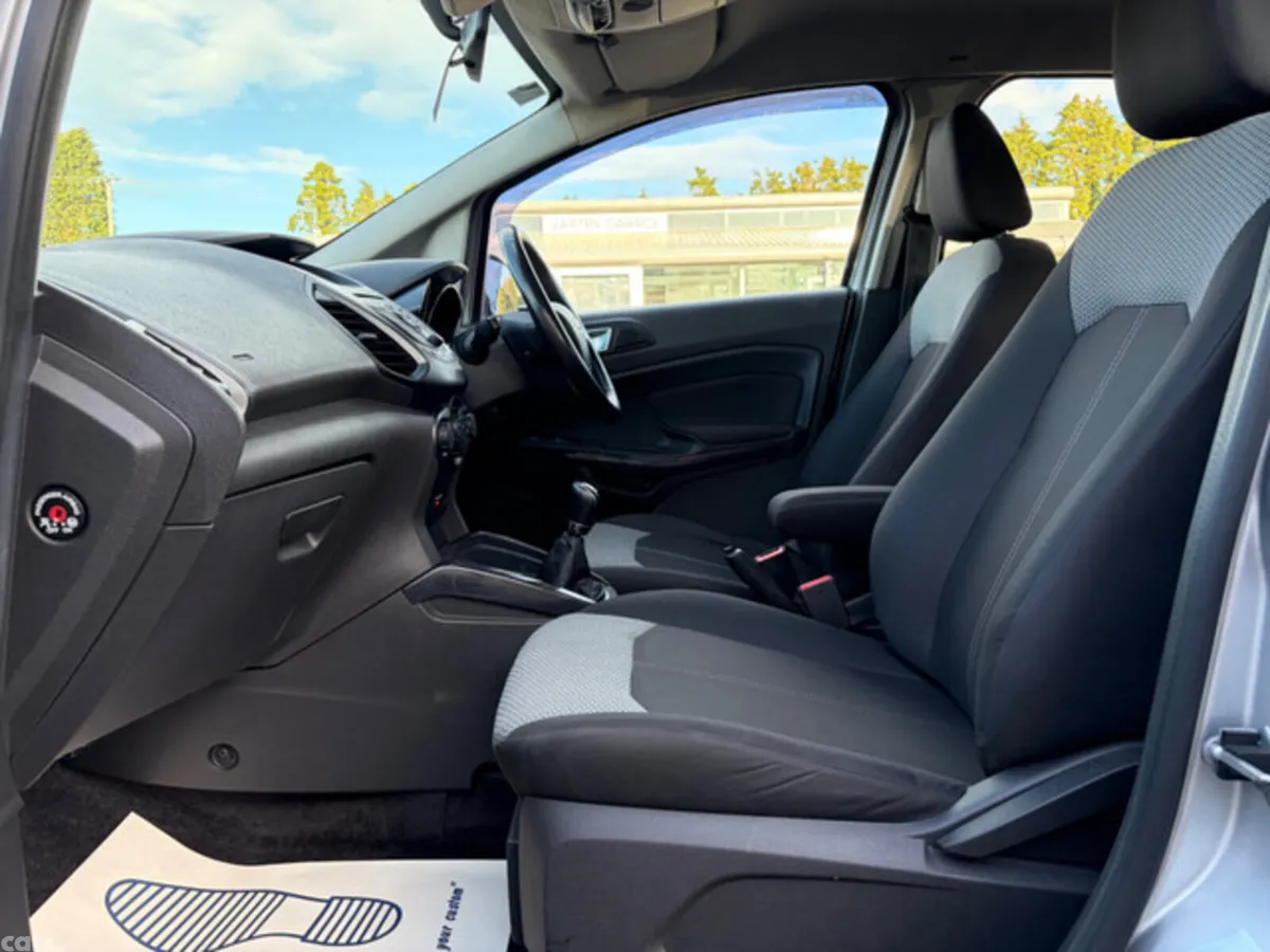 Ford EcoSport Hatchback, Petrol, 2016, Silver