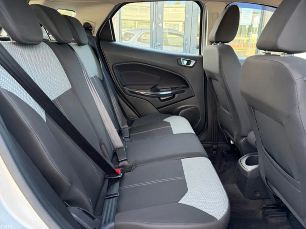 Ford EcoSport Hatchback, Petrol, 2016, Silver