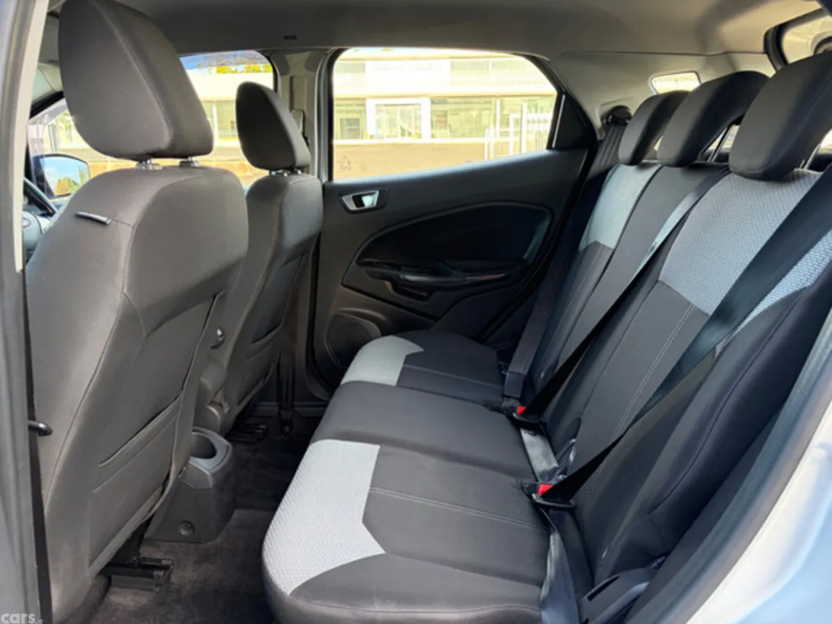 Ford EcoSport Hatchback, Petrol, 2016, Silver