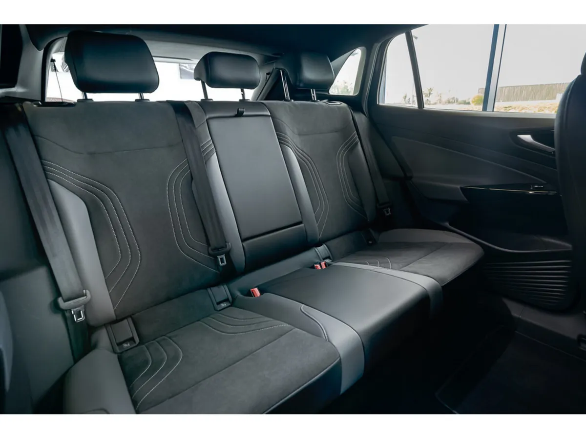 Volkswagen ID.4 Estate, Electric, 2025, Black