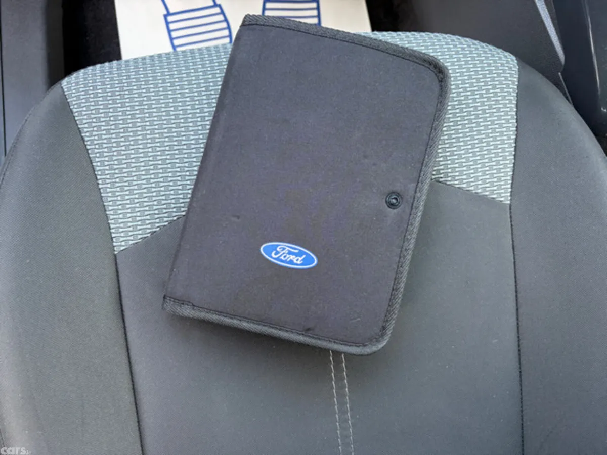 Ford EcoSport Hatchback, Petrol, 2016, Silver