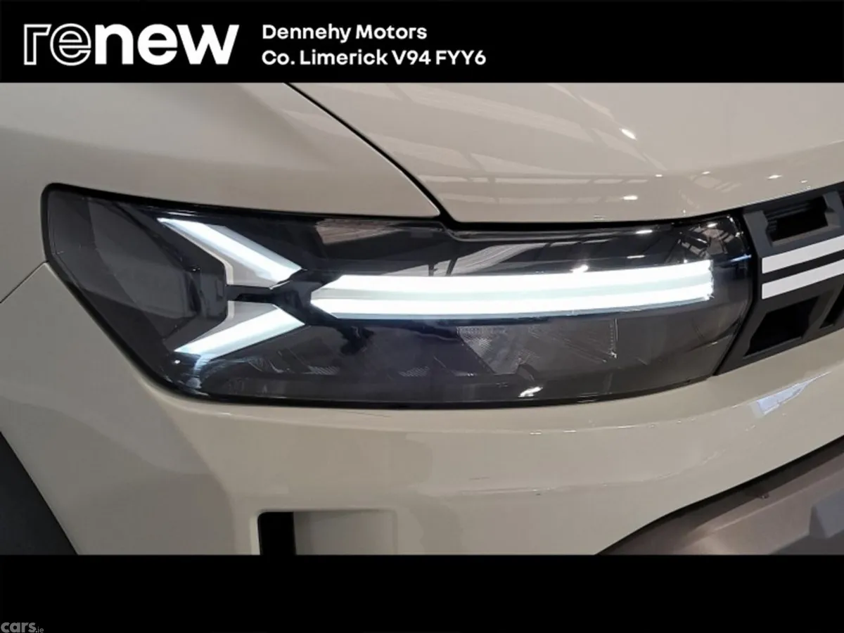 Dacia Duster SUV, Petrol Hybrid, 2026, Brown
