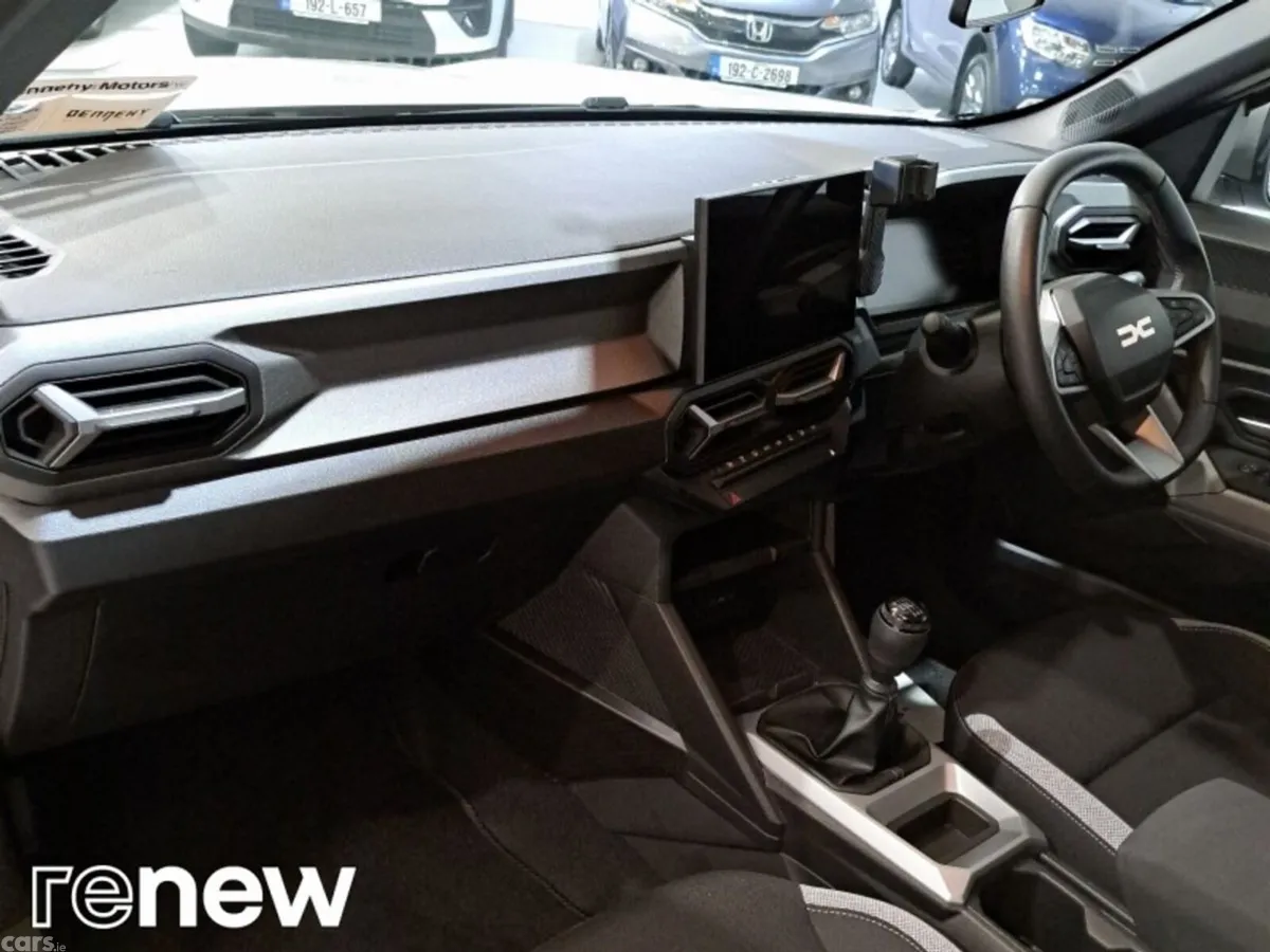 Dacia Duster SUV, Petrol Hybrid, 2026, Brown