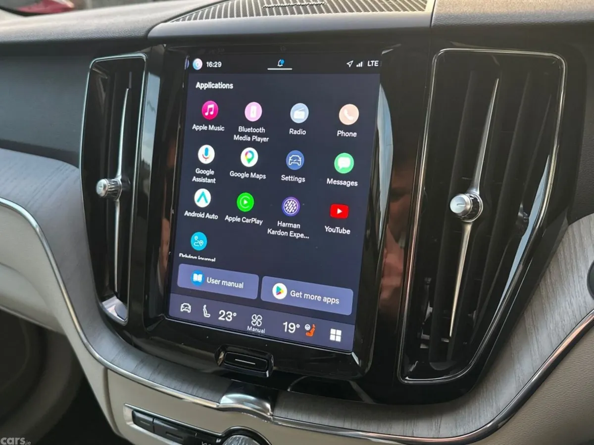 Volvo XC60 SUV, Petrol Plug-in Hybrid, 2023, Blue