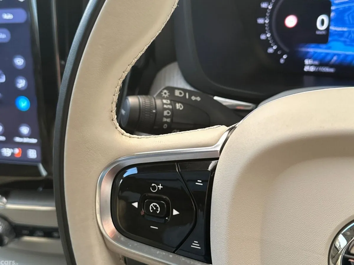 Volvo XC60 SUV, Petrol Plug-in Hybrid, 2023, Blue
