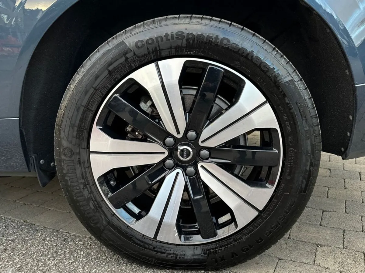 Volvo XC60 SUV, Petrol Plug-in Hybrid, 2023, Blue