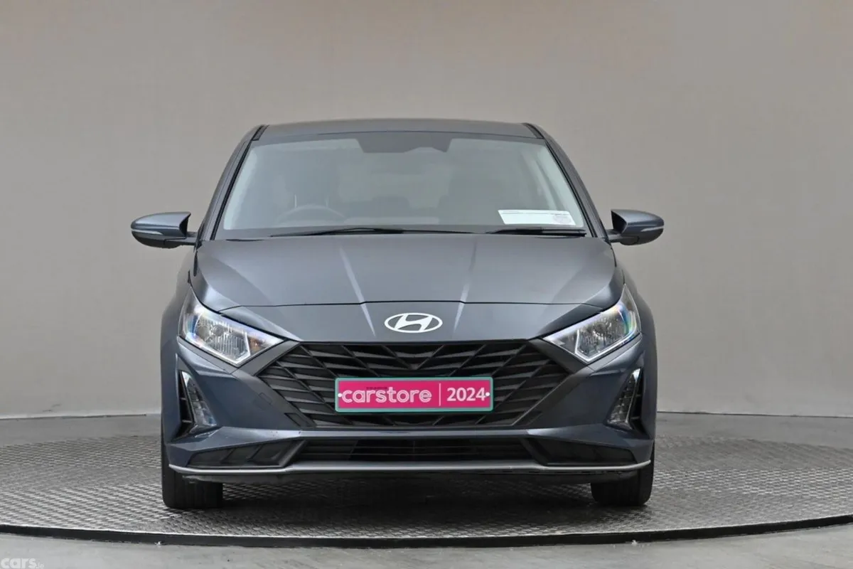 Hyundai i20 Hatchback, Petrol, 2024, Grey