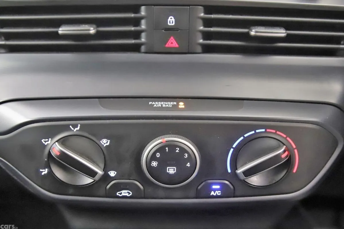 Hyundai i20 Hatchback, Petrol, 2024, Grey
