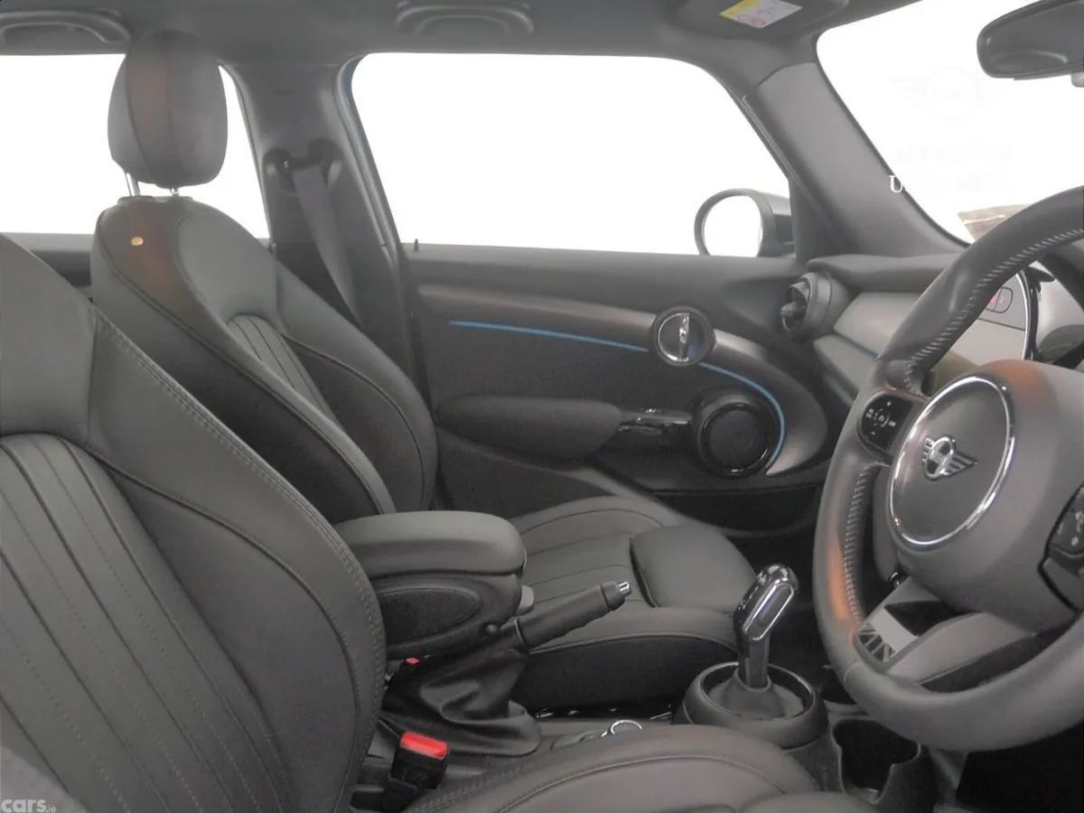 Mini Cooper Hatchback, Petrol, 2024, Blue