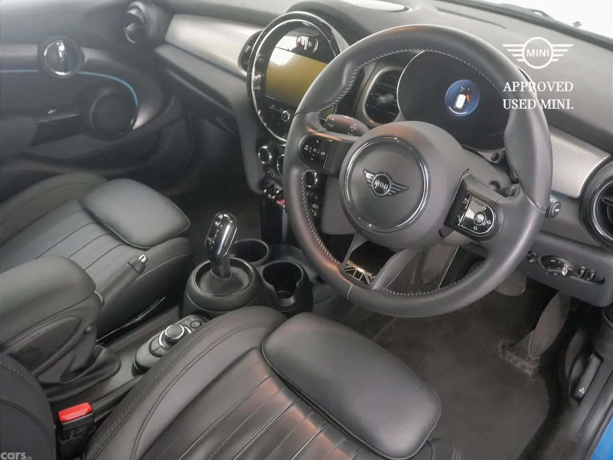 Mini Cooper Hatchback, Petrol, 2024, Blue