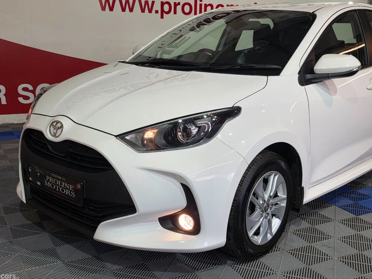 Toyota Yaris Hatchback, Petrol, 2024, White