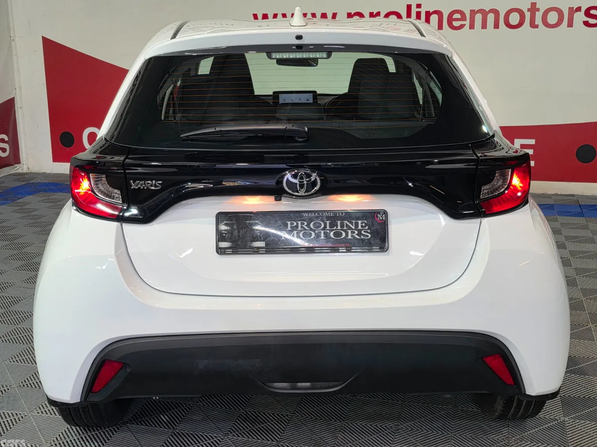 Toyota Yaris Hatchback, Petrol, 2024, White