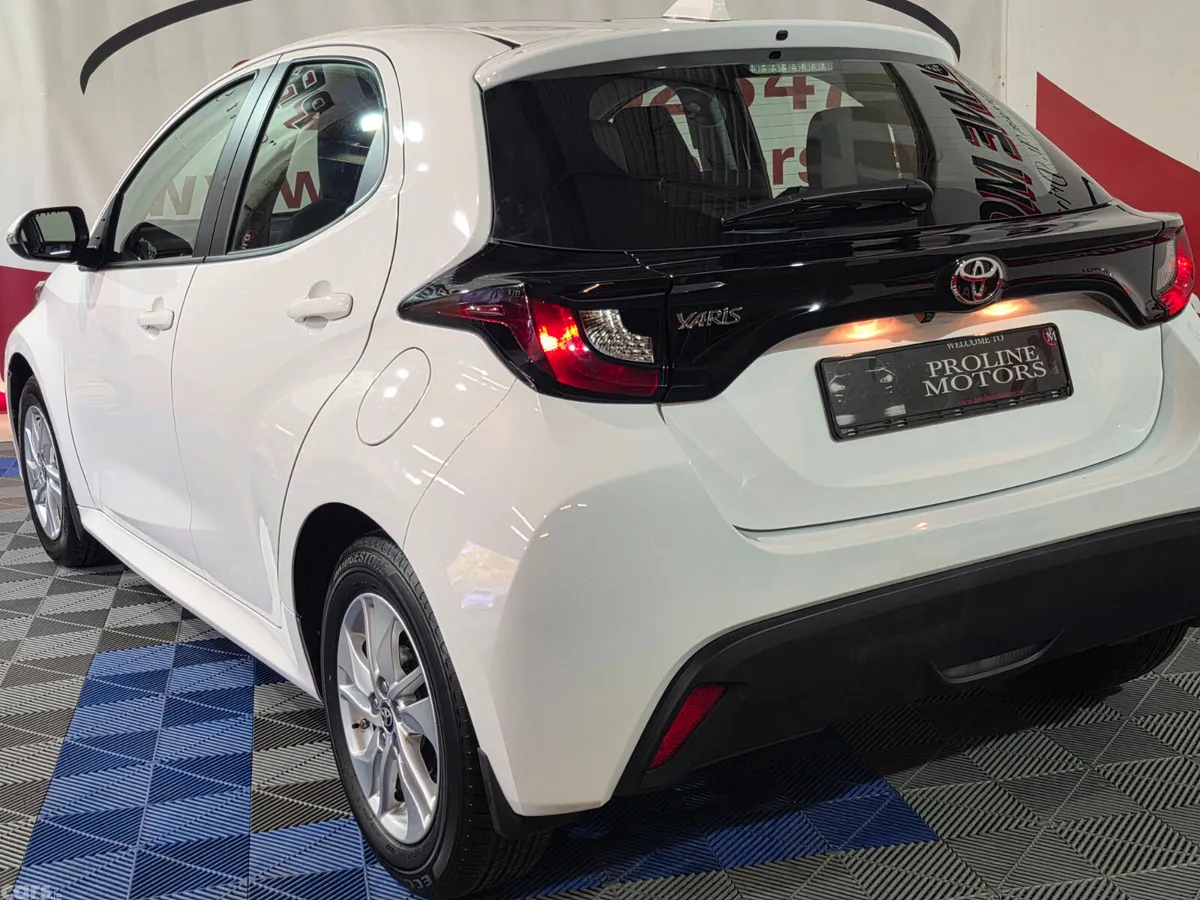 Toyota Yaris Hatchback, Petrol, 2024, White