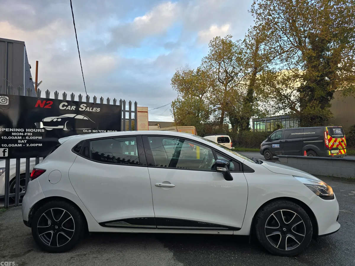 Renault Clio Hatchback, Petrol, 2016, White