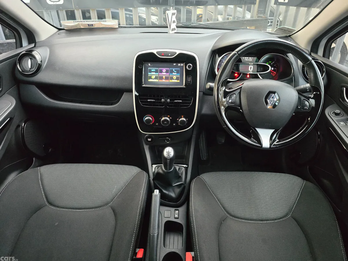 Renault Clio Hatchback, Petrol, 2016, White