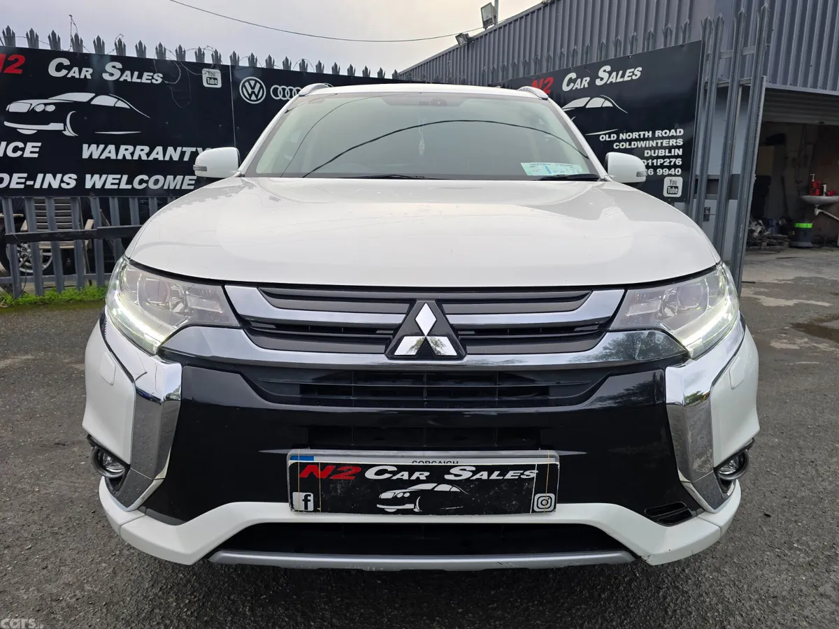 Mitsubishi Outlander SUV, Petrol Plug-in Hybrid, 2017, White