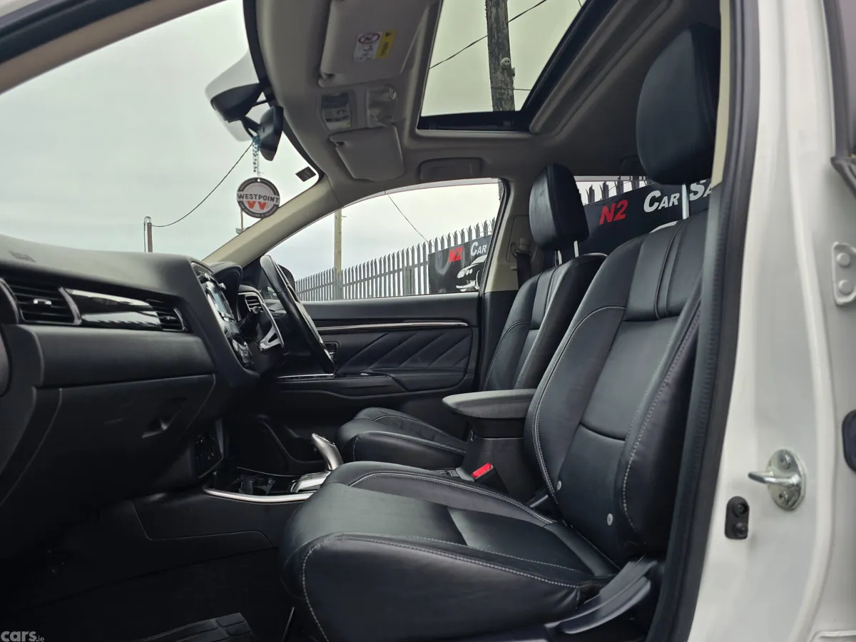 Mitsubishi Outlander SUV, Petrol Plug-in Hybrid, 2017, White