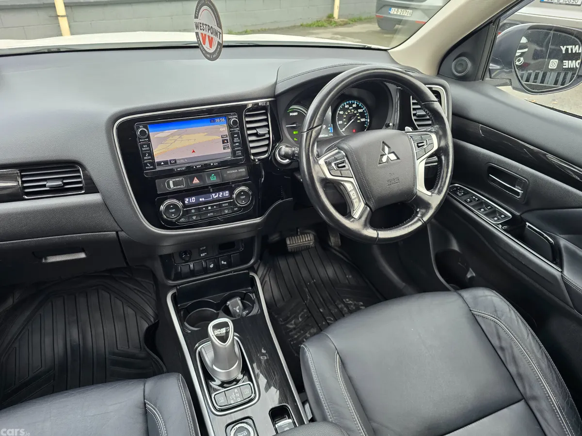 Mitsubishi Outlander SUV, Petrol Plug-in Hybrid, 2017, White