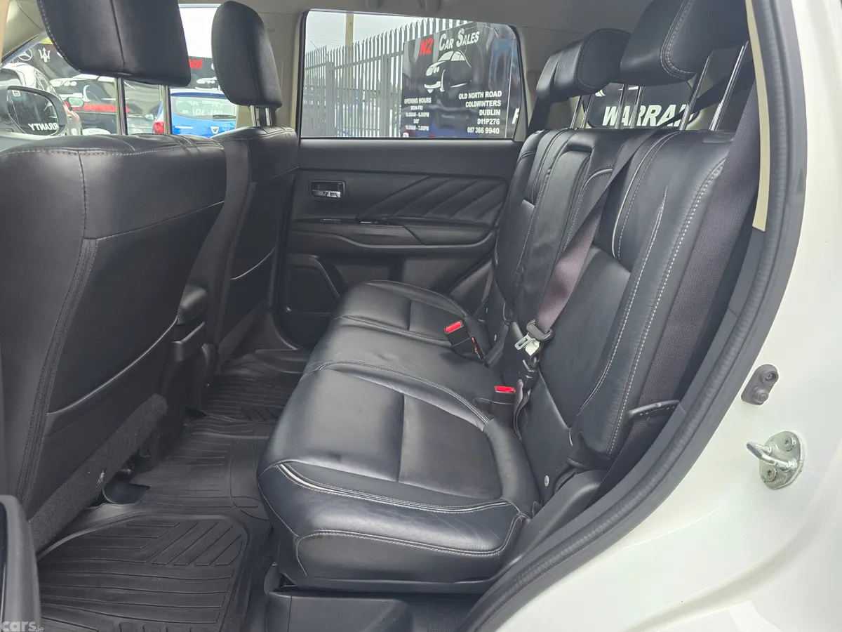 Mitsubishi Outlander SUV, Petrol Plug-in Hybrid, 2017, White