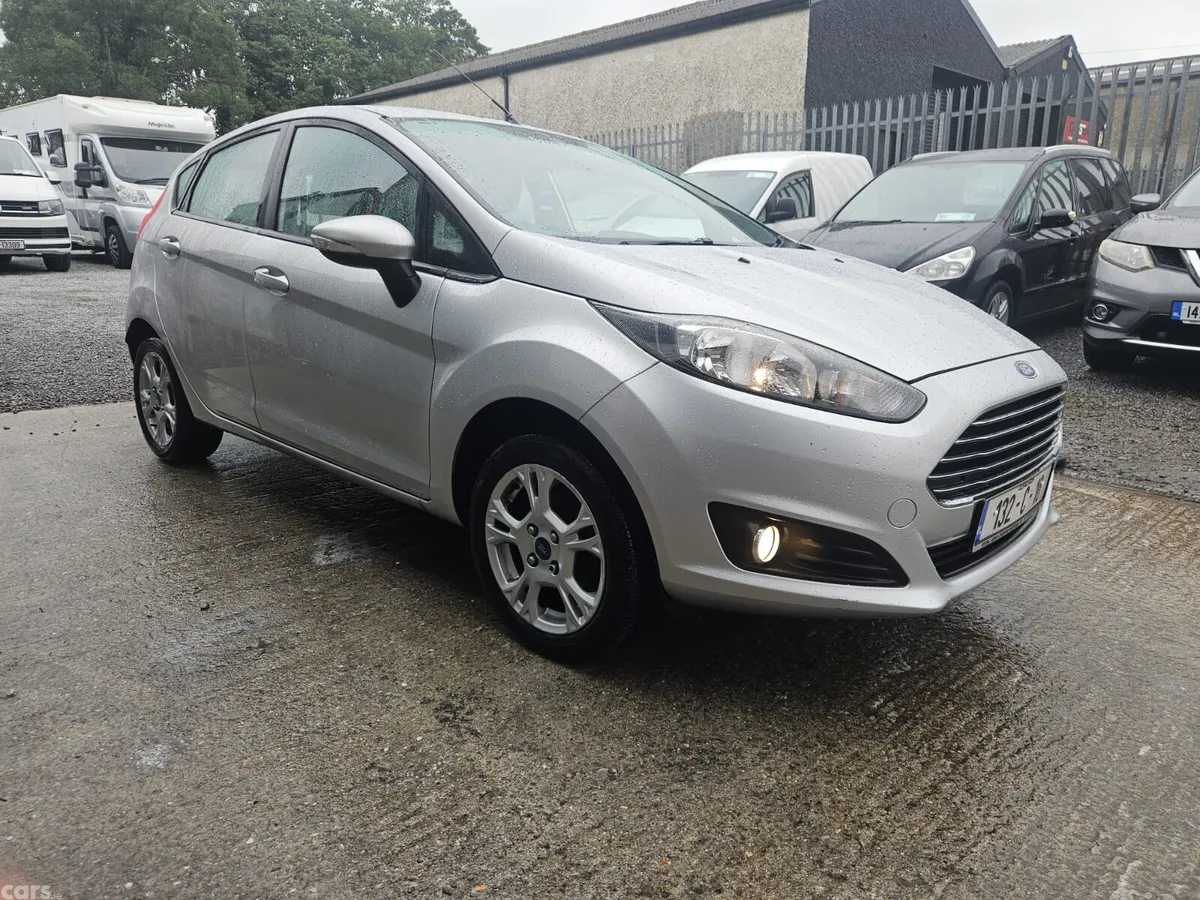 Ford Fiesta Hatchback, Petrol, 2013, Silver