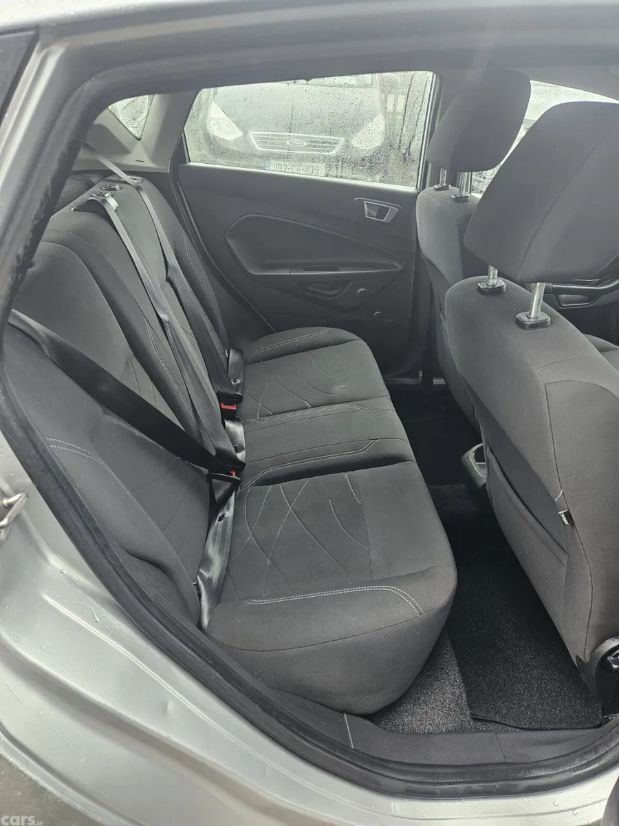 Ford Fiesta Hatchback, Petrol, 2013, Silver